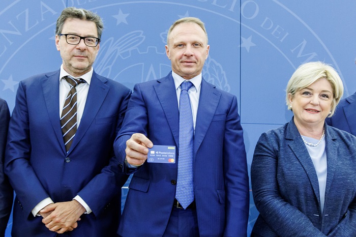 Social card, da settembre sale a 500 euro